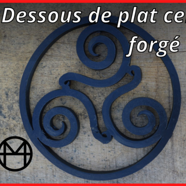 un dessous de plat en fer forgé à la main en acier doux